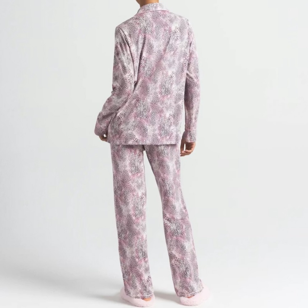 SKIMS Pajama Long Sleeve Button Up Set - Picture 6 of 8
